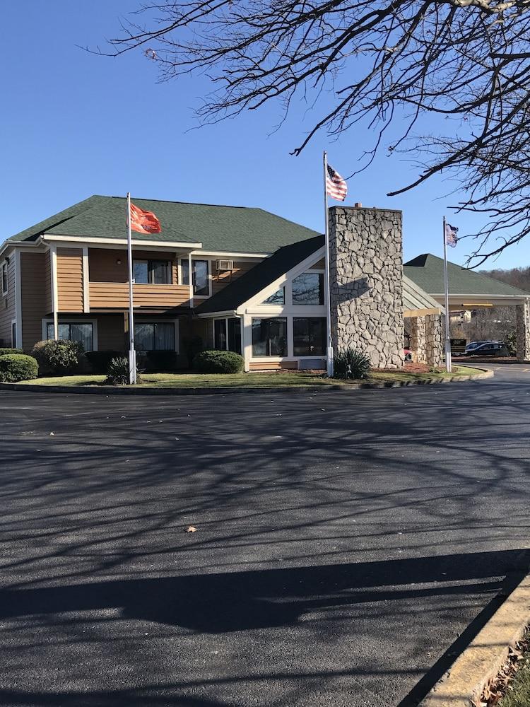 Quality Inn Bloomsburg Exterior photo